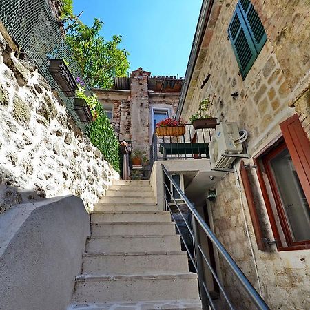 Apartments Historic Stone House Kotor Zimmer foto